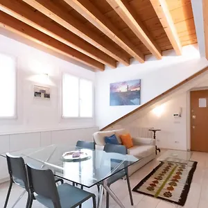 Appartamento Mansarda Cola, Milano